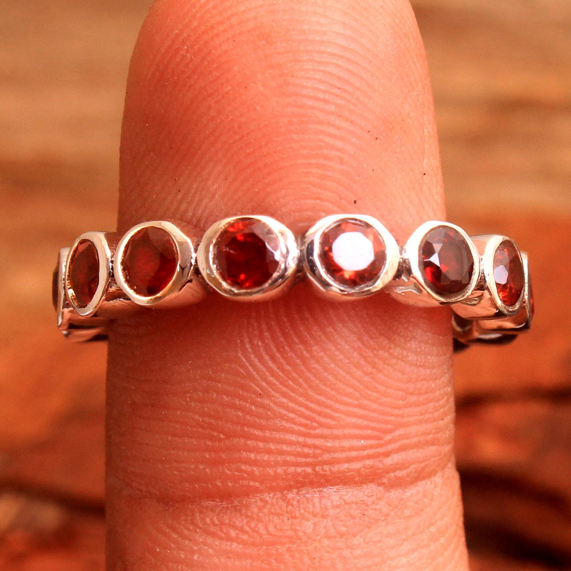 Granat handgefertigter Ring aus massivem 100 % 925er Sterlingsilber, Geburtsstein Januar, Schmuck, Unisex-Ring rot