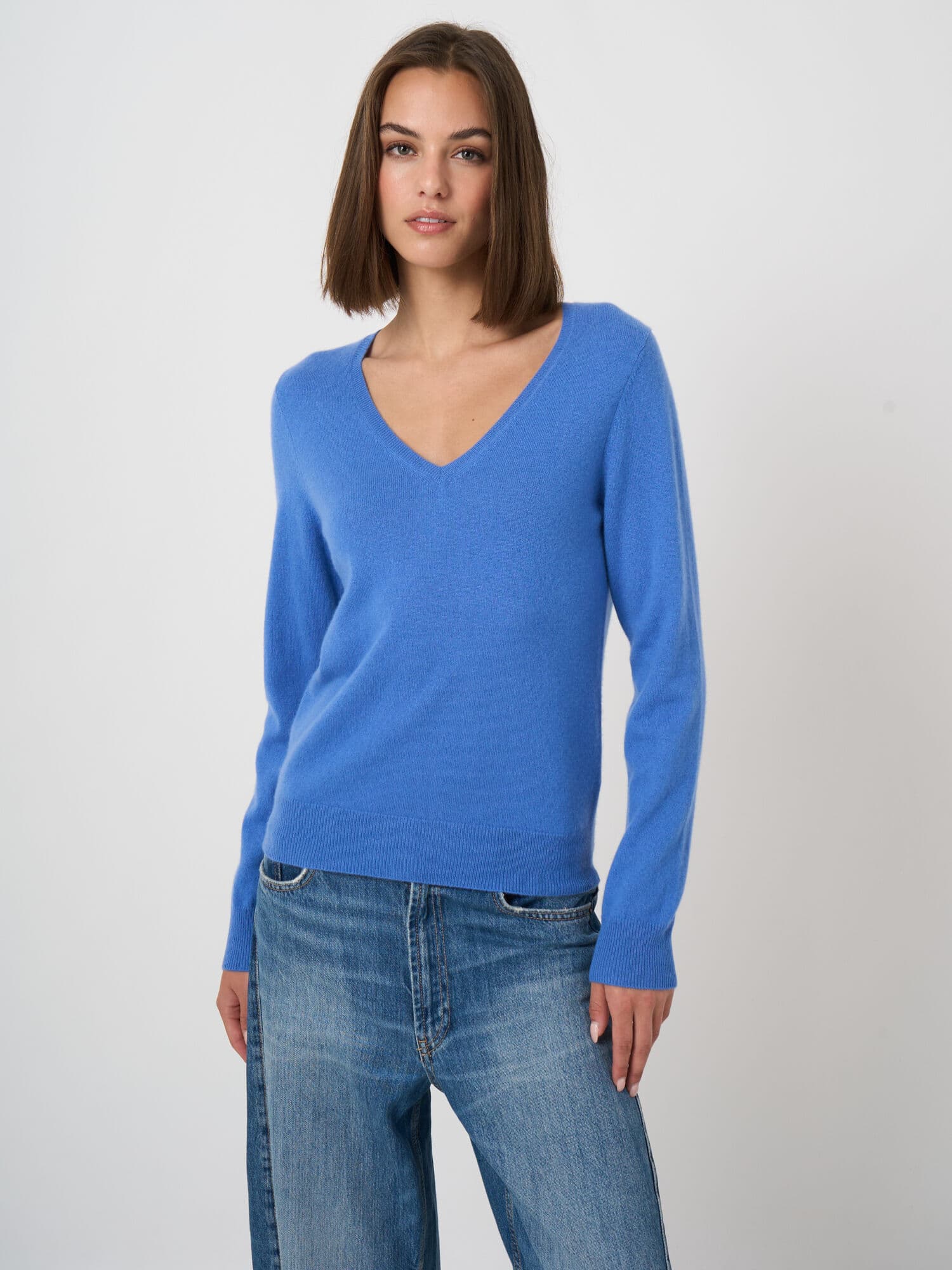 Feinstrick-Kaschmirpullover mit V-Ausschnitt
