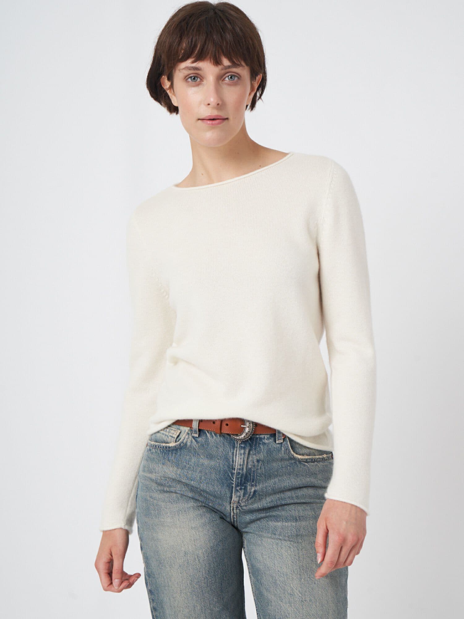 Mittelschwerer Basic-Kaschmir-Boot-Ausschnitt-Pullover