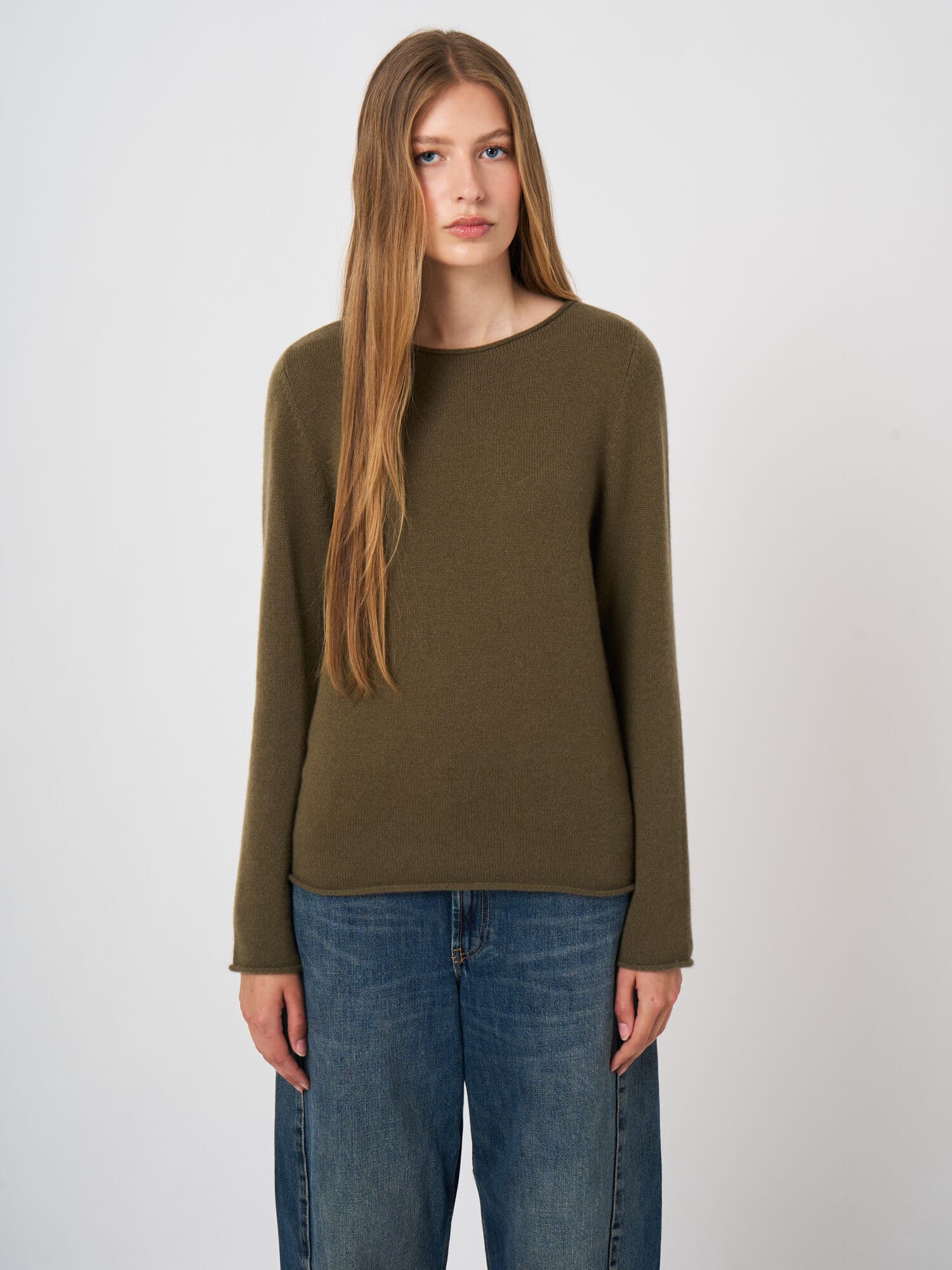 Mittelschwerer Kaschmirpullover mit U-Boot-Ausschnitt