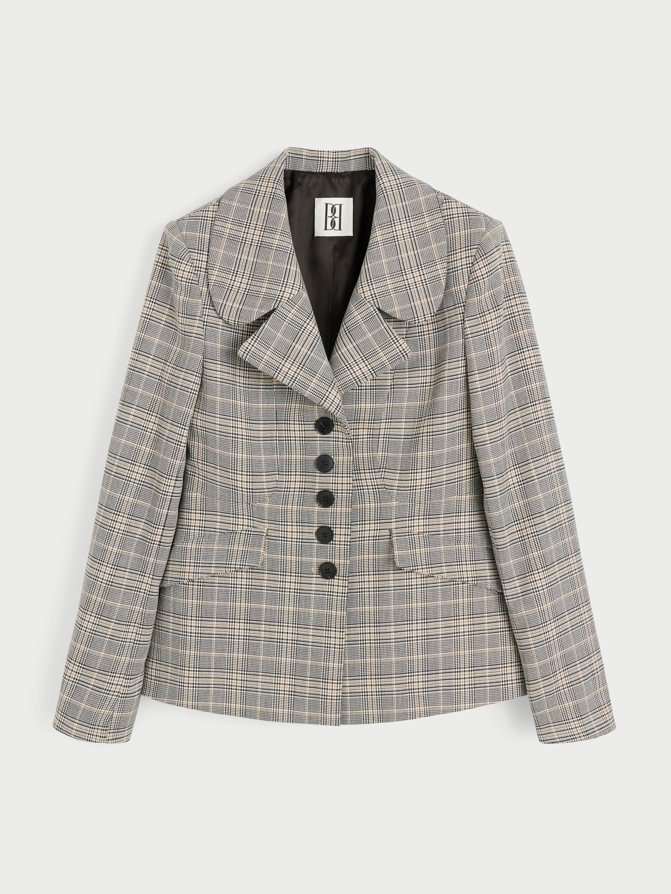 EXCLUSIVE: Adrienna single-breasted blazer
